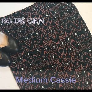 Medium LuLaRoe Cassie